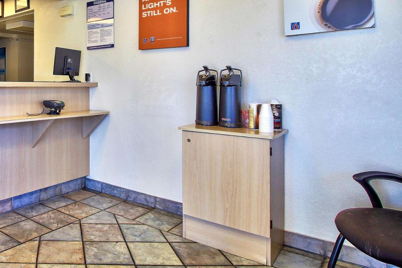 6-nogales, Az - Mariposa Road Hotel