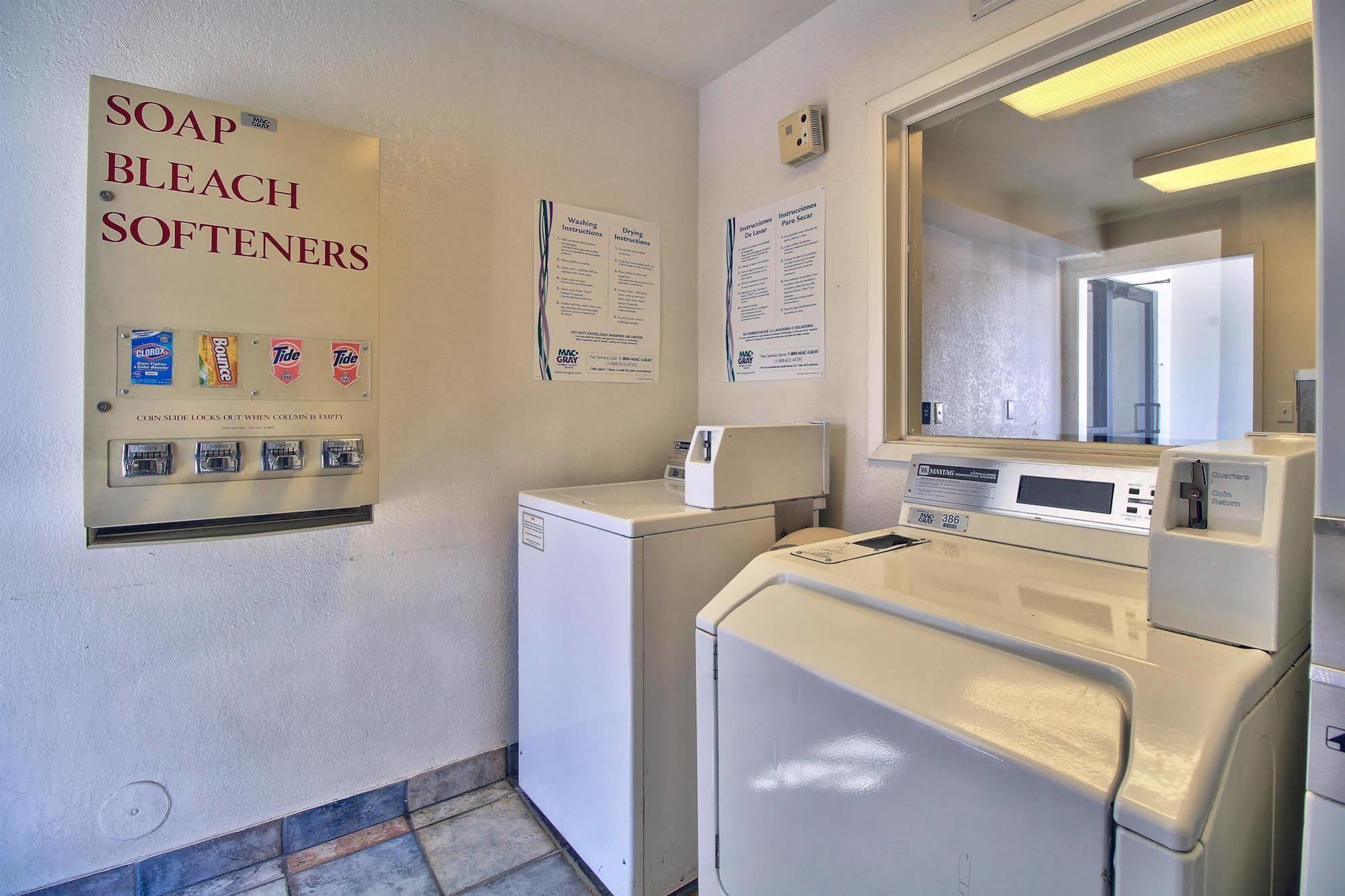Hotel 6-nogales, Az - Mariposa Road 2*