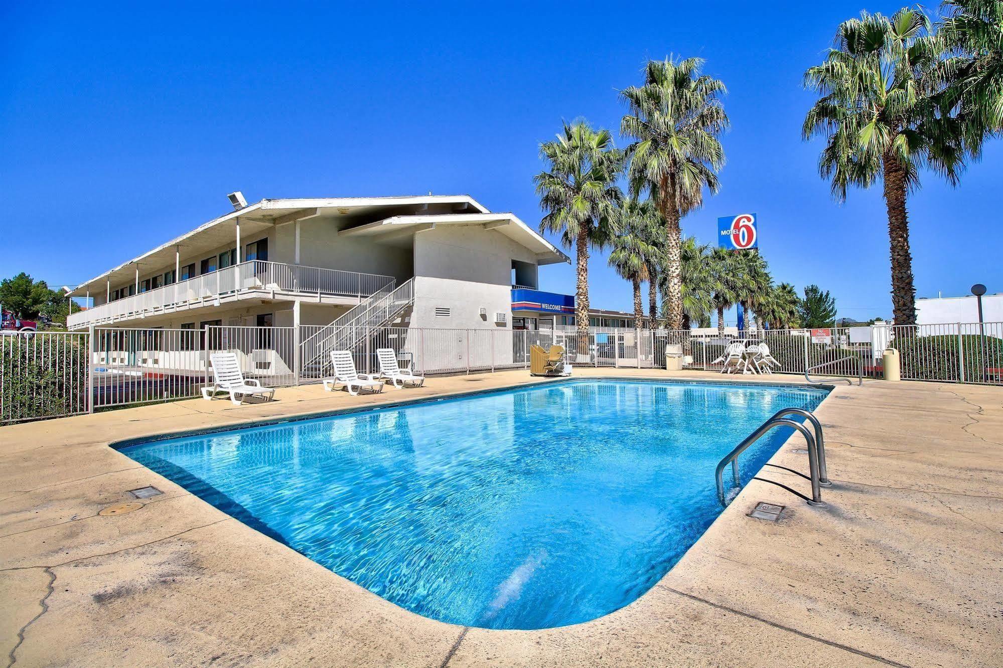 6-nogales, Az - Mariposa Road Hotel 2*